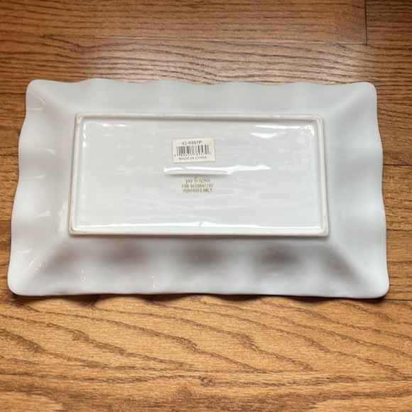 Ceramic Dish, New - Picture 2 of 2